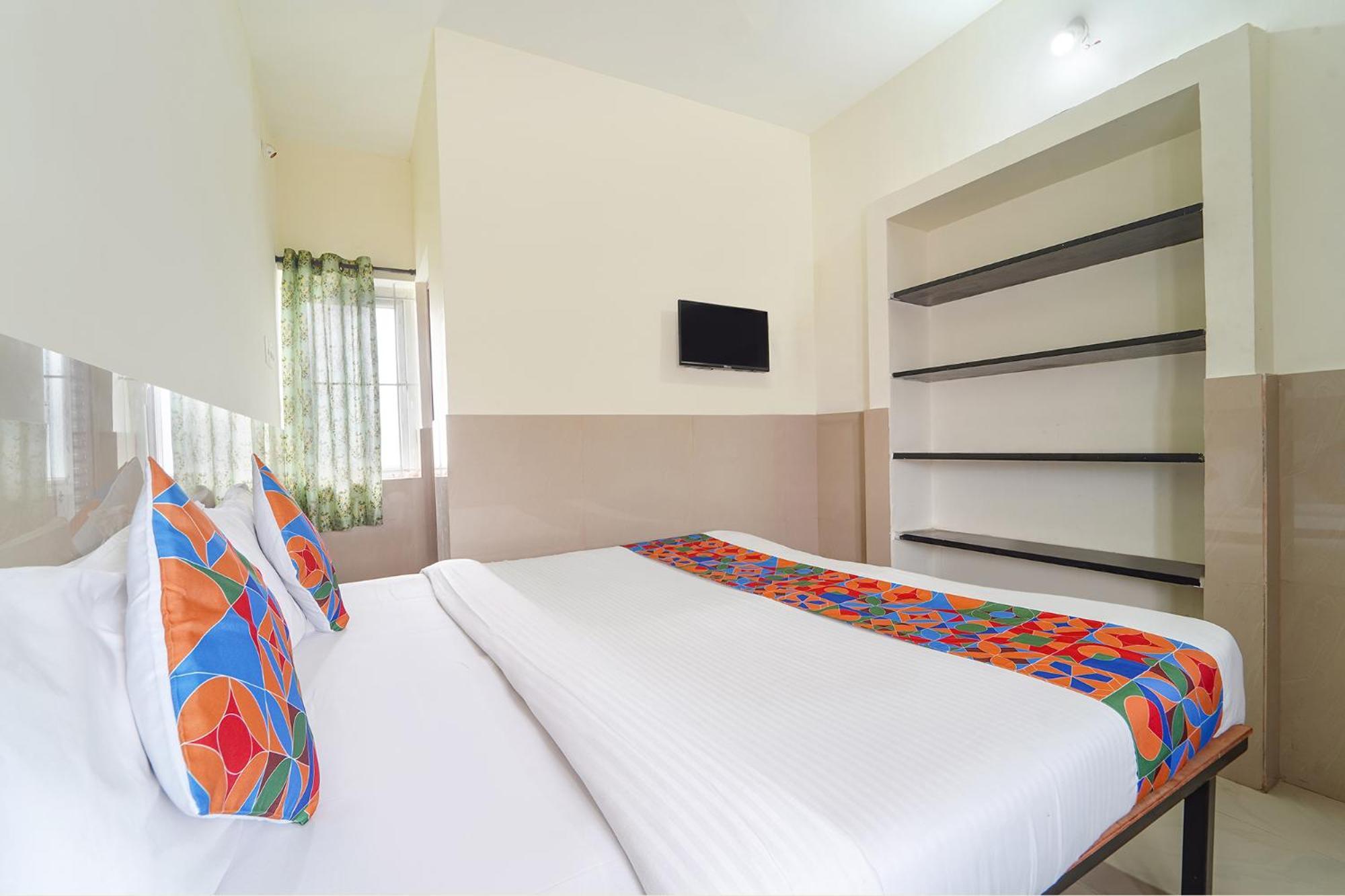 Fabexpress Clover Castle - Nr Coimbatore International Airport Kültér fotó